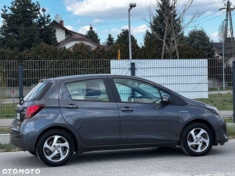 Toyota Yaris Hybrid 100 Selection Passion - 7