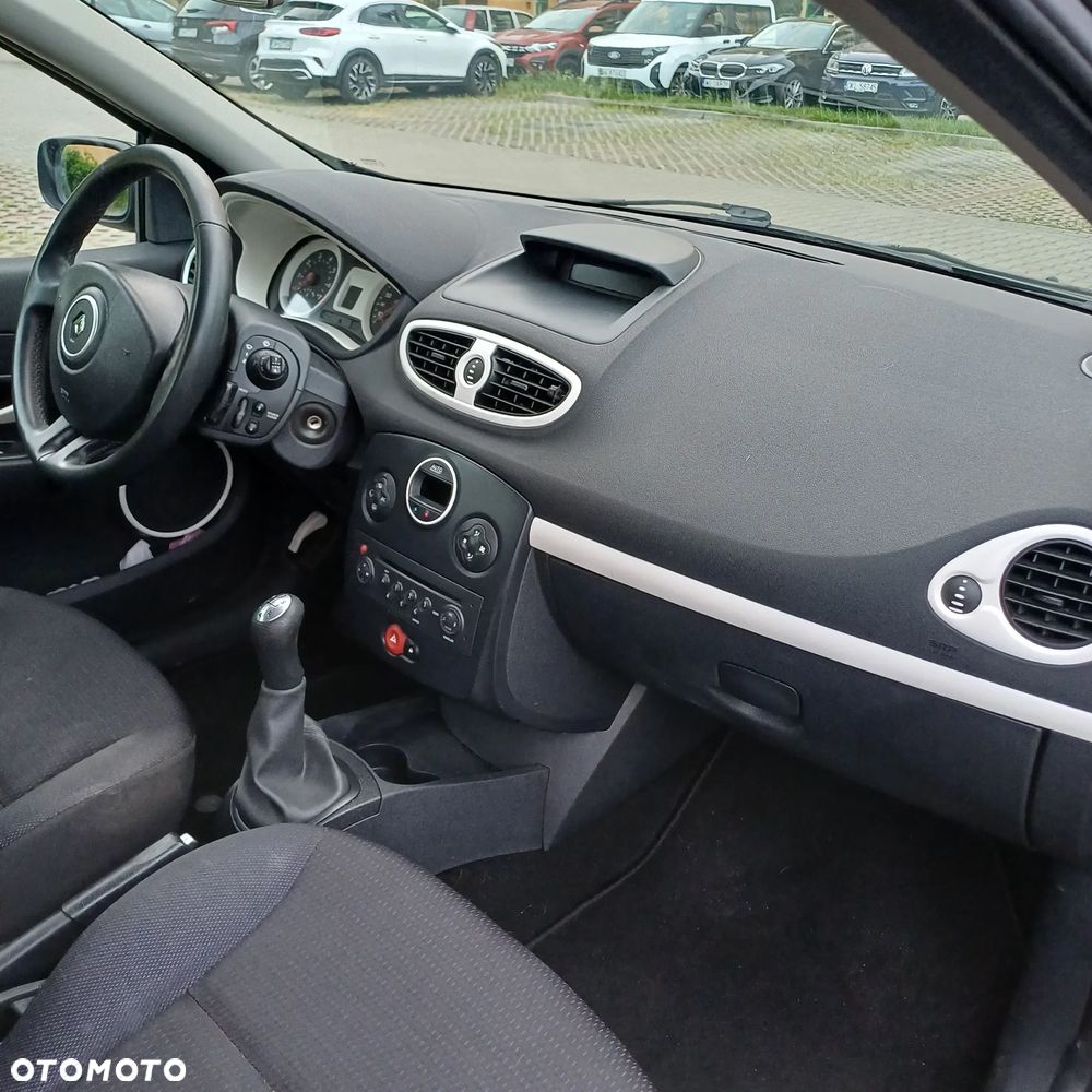 Renault Clio 1.6 16V Expression - 8