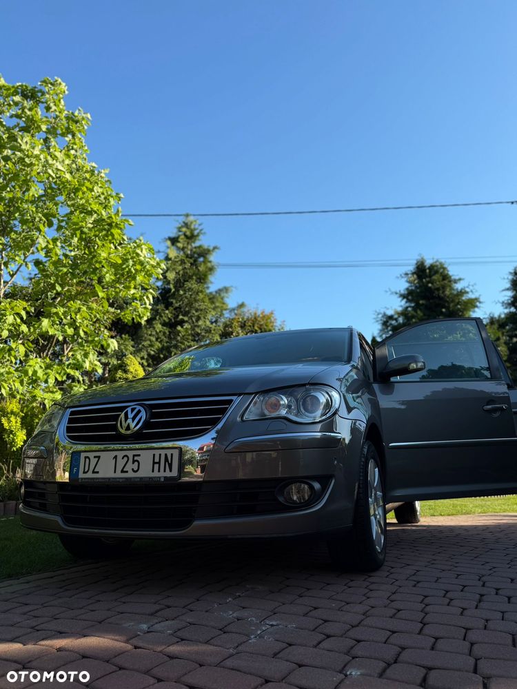 Volkswagen Touran 2.0 TDI DPF Highline - 2