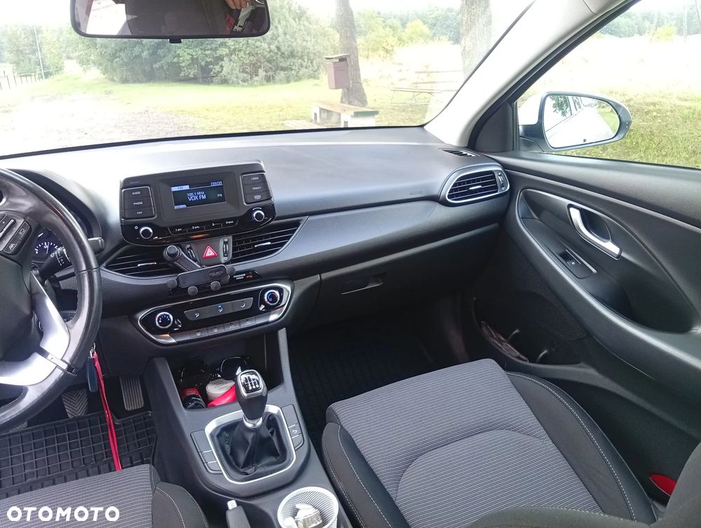Hyundai i30 1.6 D Classic + - 6