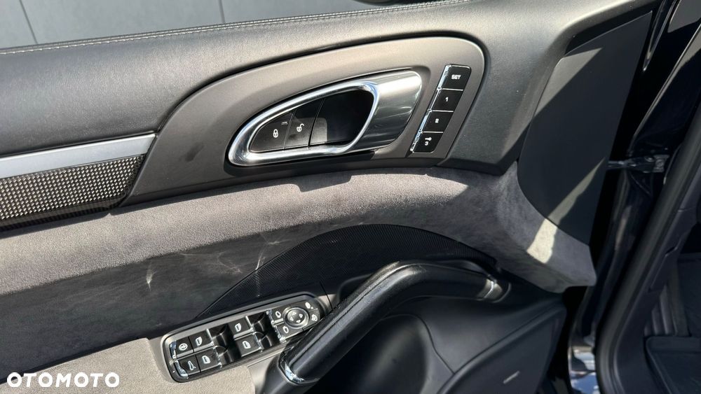 Porsche Cayenne - 11
