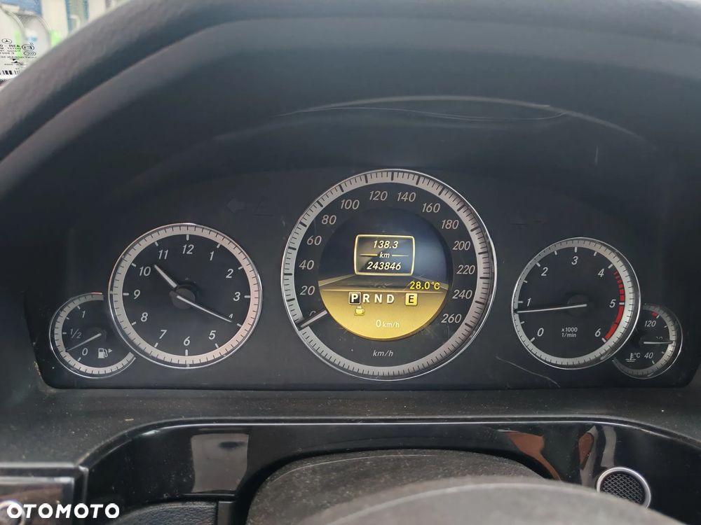 Mercedes-Benz Klasa E 200 BlueTEC 7G-TRONIC Classic - 11