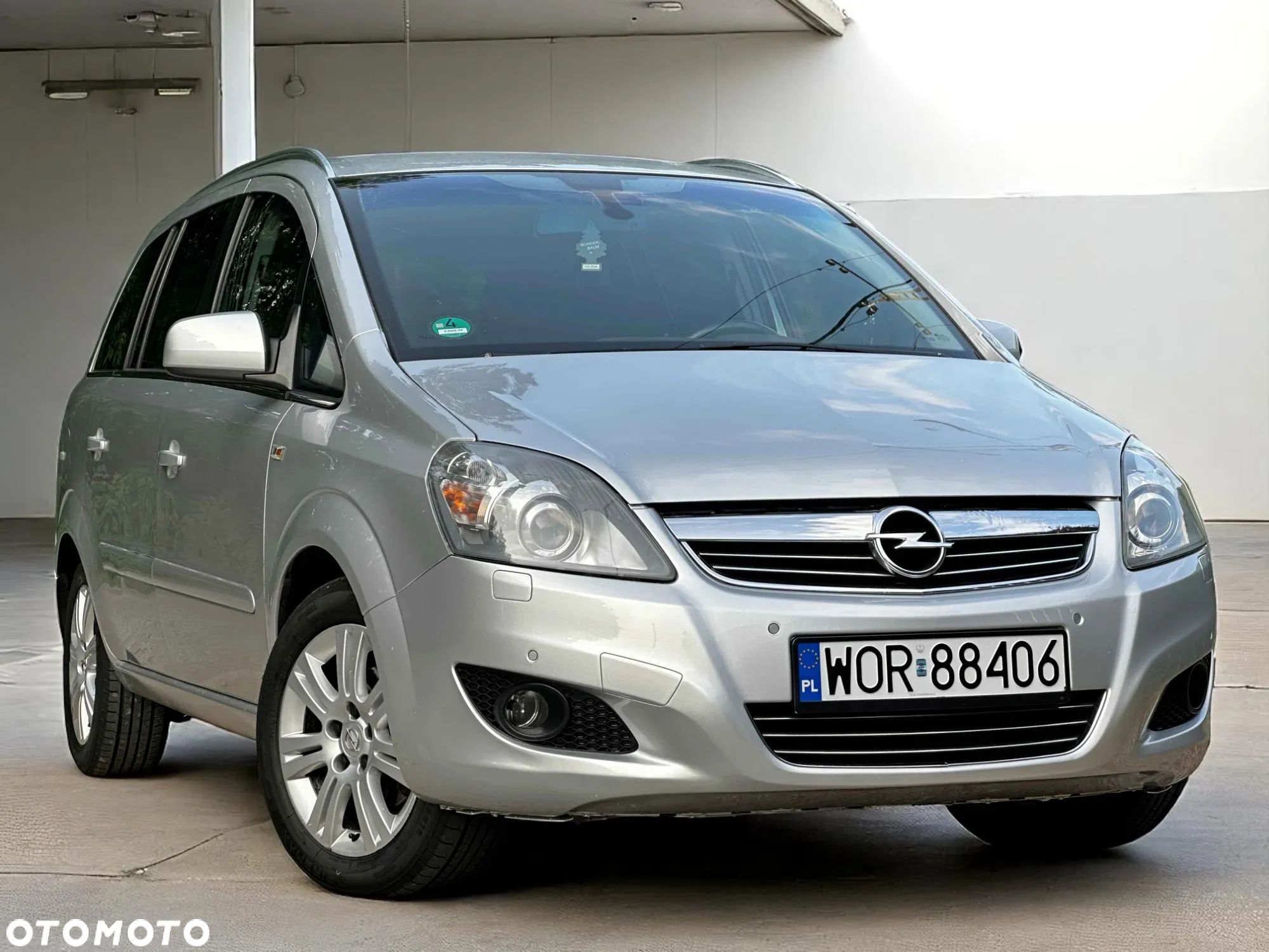 Opel Zafira 1.8 Cosmo EU5 - 1