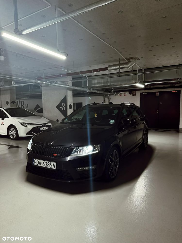 Skoda Octavia 2.0 TDI DSG RS - 2