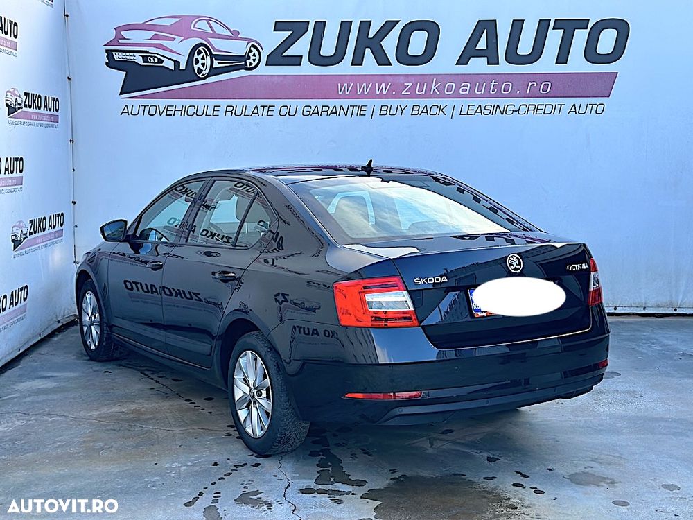 Skoda Octavia 1.6 TDI DSG Style - 4