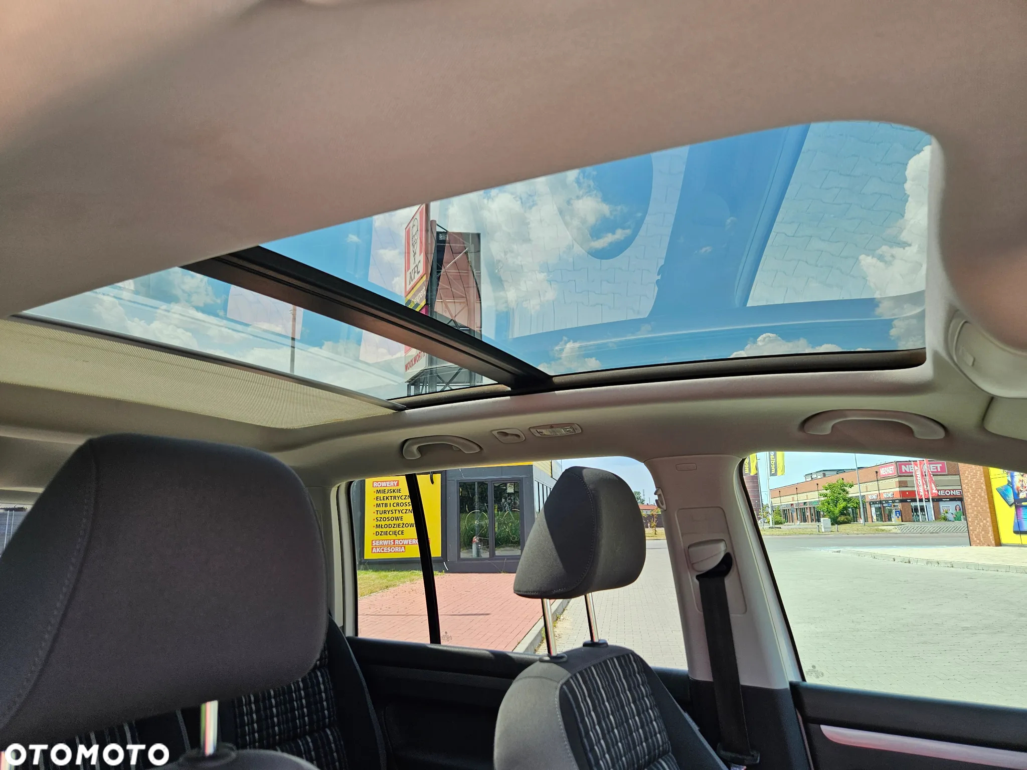 Volkswagen Touran 2.0 TDI DPF Cross DSG - 33