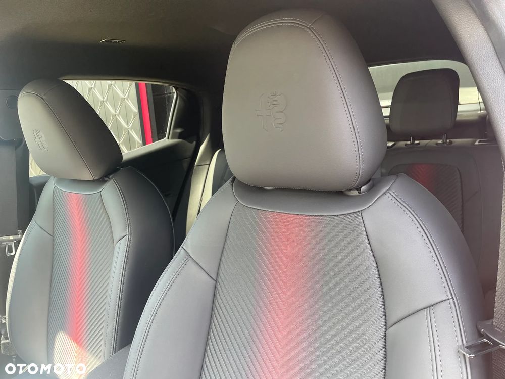 Alfa Romeo Junior 1.2 mHEV Ti eDCT - 7