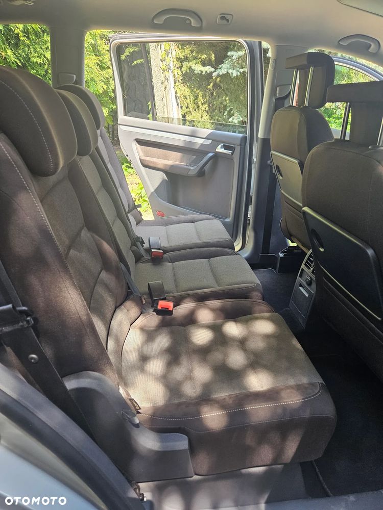 Volkswagen Touran 1.4 TSI STYLE - 8
