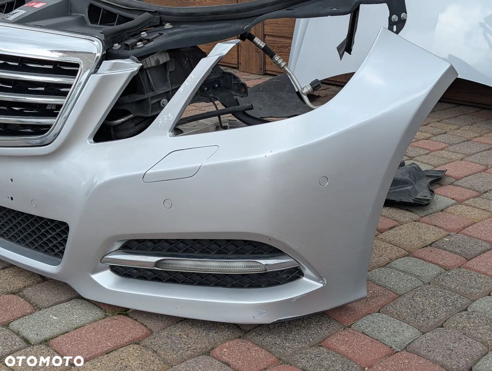 ZDERZAK PAS PRZEDNI MASKA PRZÓD MERCEDES E-KLASA W212 2.2 CDI 775 - 5