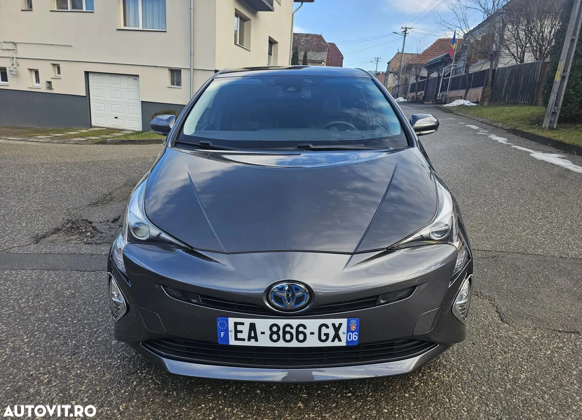 Toyota Prius (Hybrid) Executive - 13