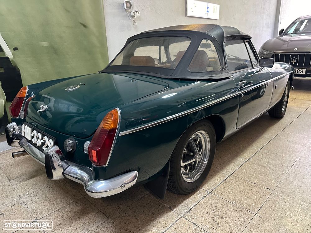 MG MGB - 21