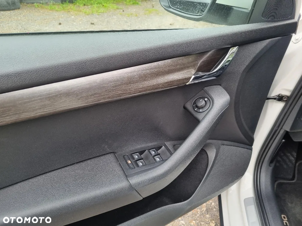Skoda Octavia Scout 2.0 TDI 4x4 DSG - 15