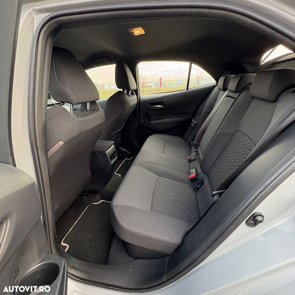 Toyota Corolla 1.8 HSD Business - 8