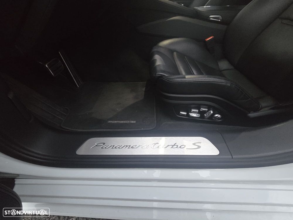 Porsche Panamera Sport Turismo Turbo S E-Hybrid - 9