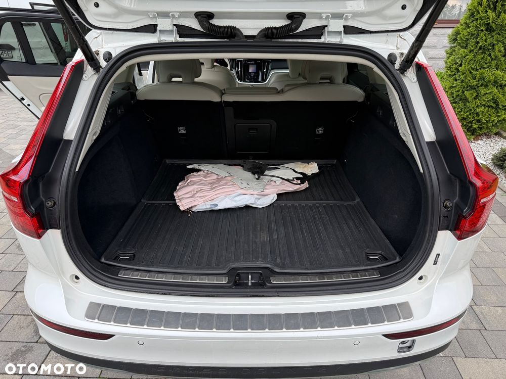 Volvo V60 B5 B AWD Plus Dark - 14
