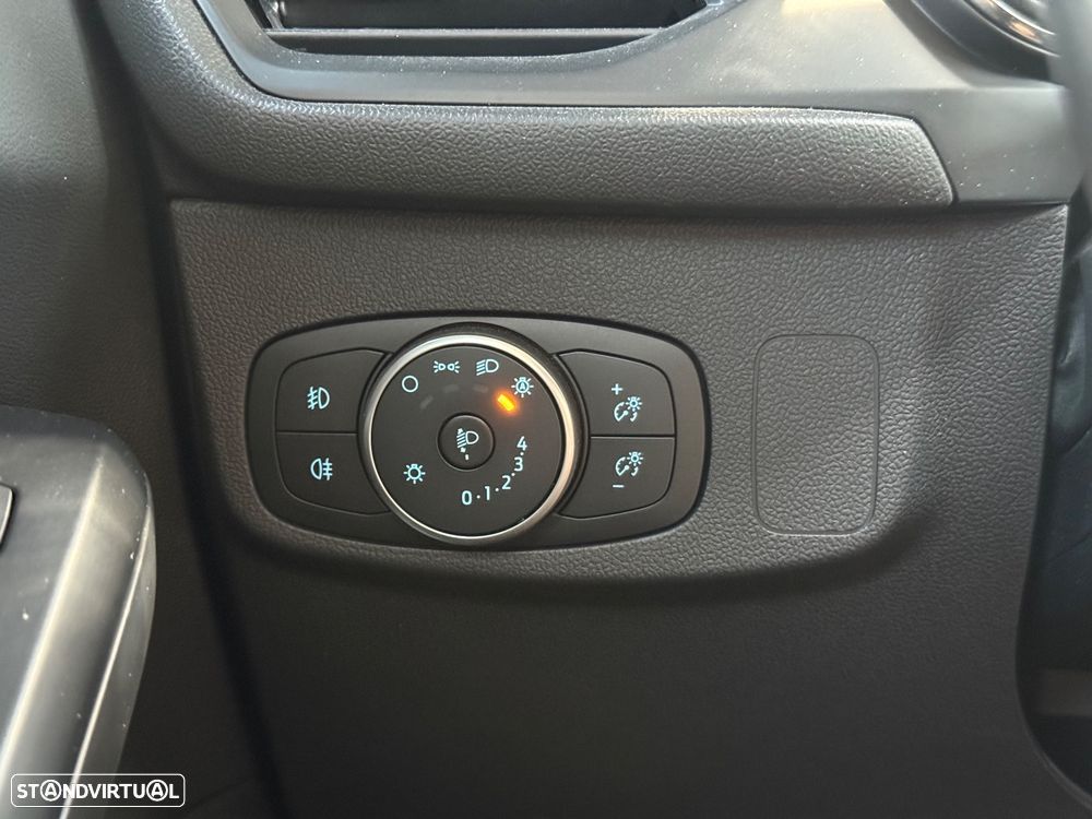 Ford Focus 1.0 EcoBoost Active X - 23