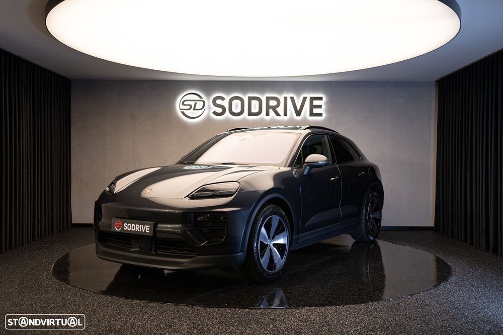 Porsche Macan Electric 4 - 17