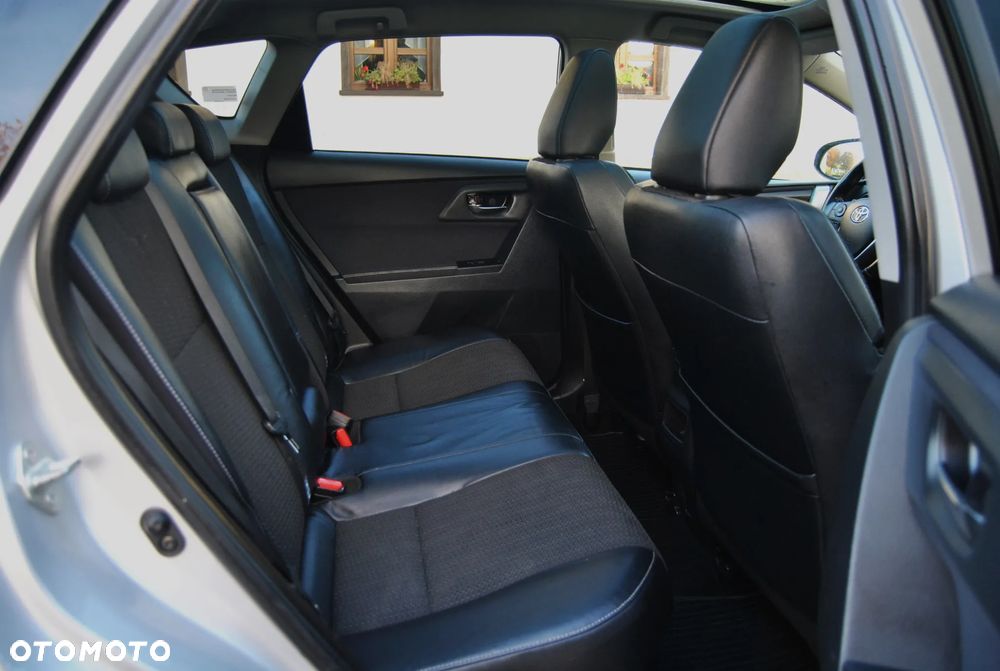 Toyota Auris 1.8 HSD Luna - 8