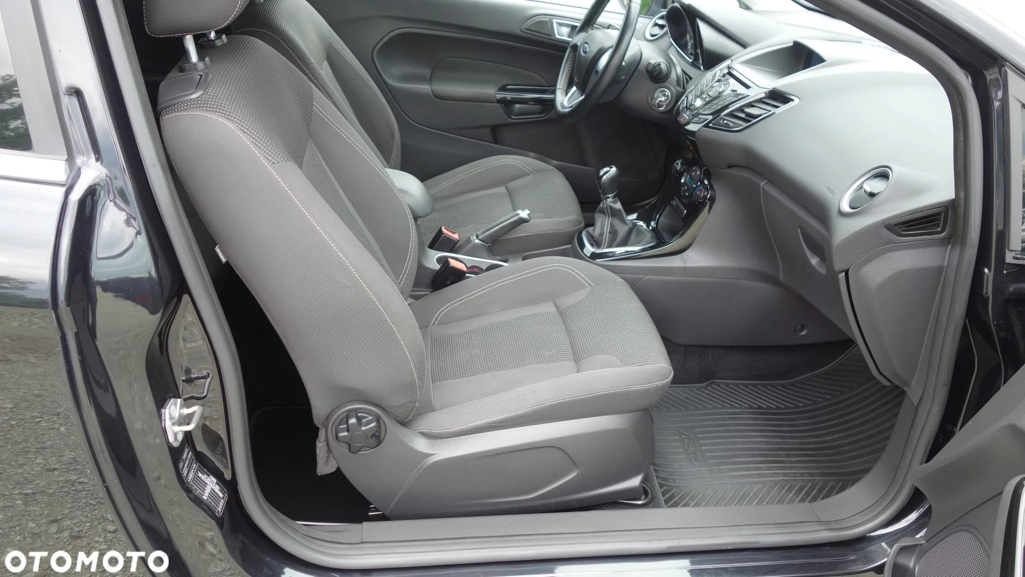 Ford Fiesta 1.0 EcoBoost Titanium - 30