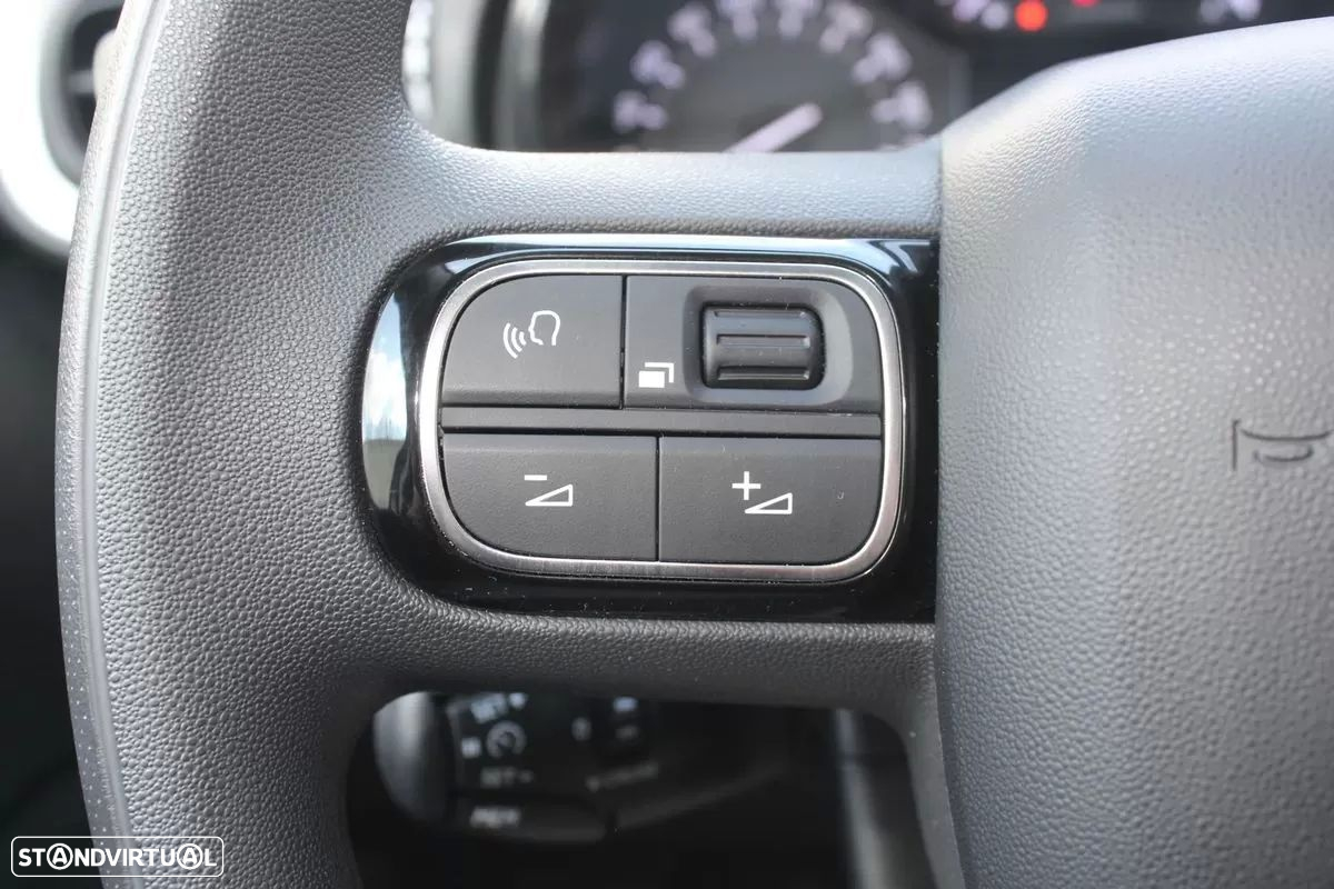Citroën C3 1.2 PureTech Shine EAT6 - 26