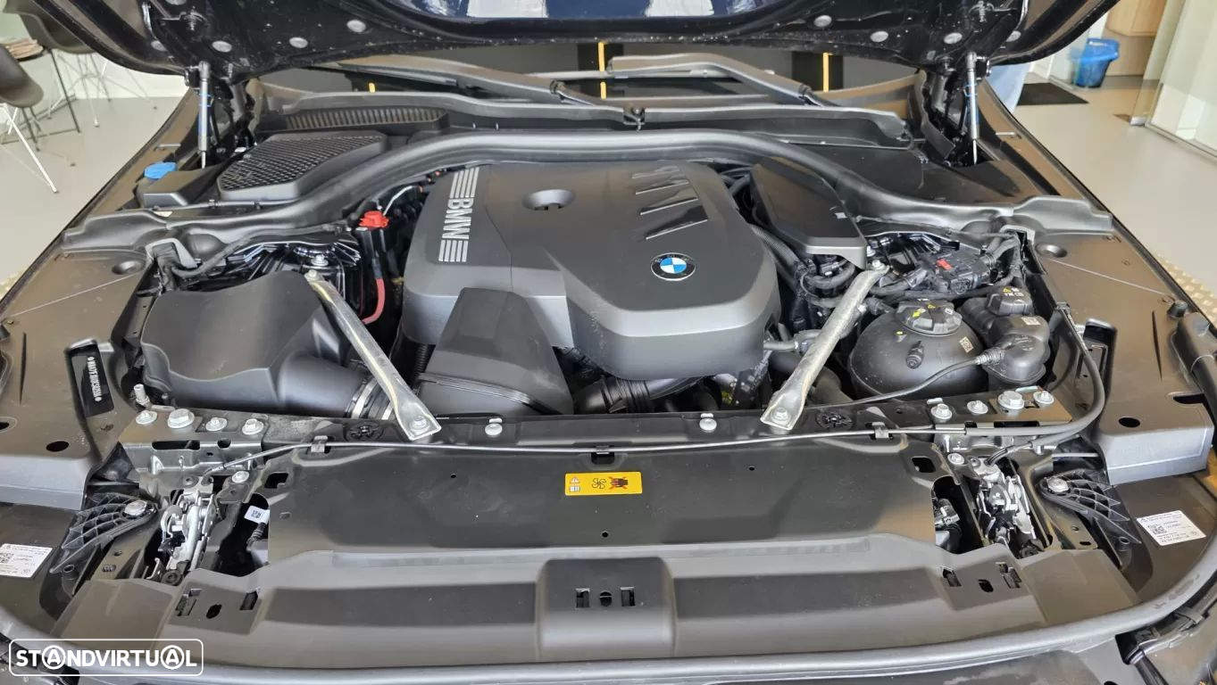 BMW 530 e Pack Desportivo M Pro - 25
