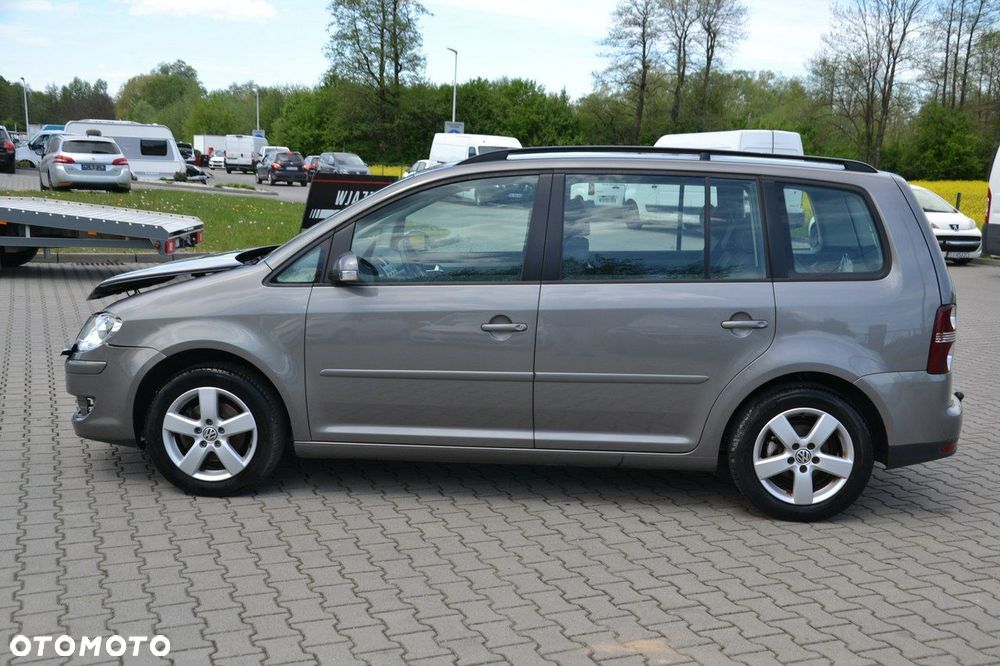 Volkswagen Touran - 4