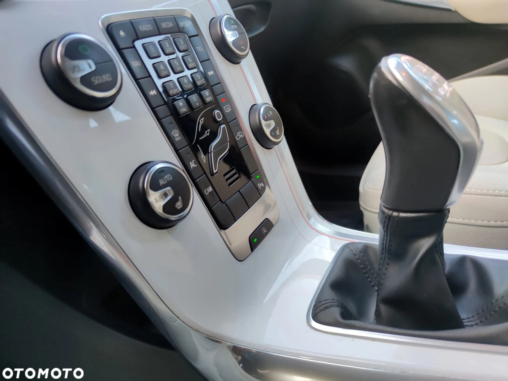 Volvo V40 D3 Momentum - 18