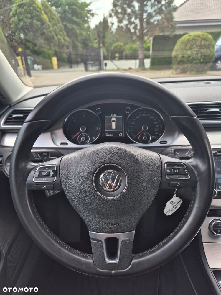 Volkswagen Passat 2.0 TDI 4Motion DSG BlueMotion Tech Highline - 16
