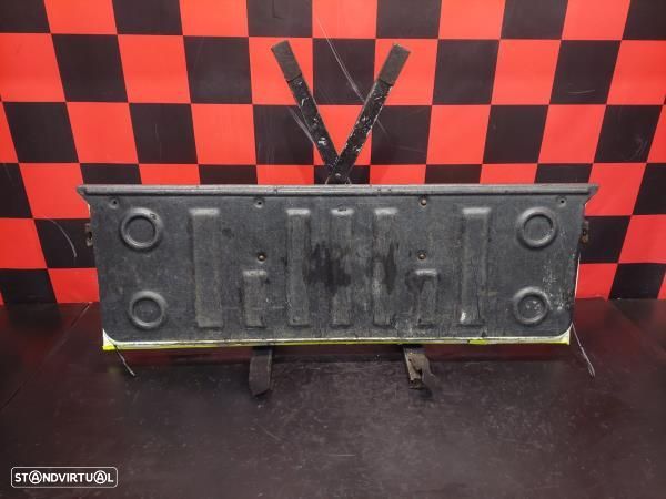 Tampa Da Mala Nissan Navarra (D22) - 2