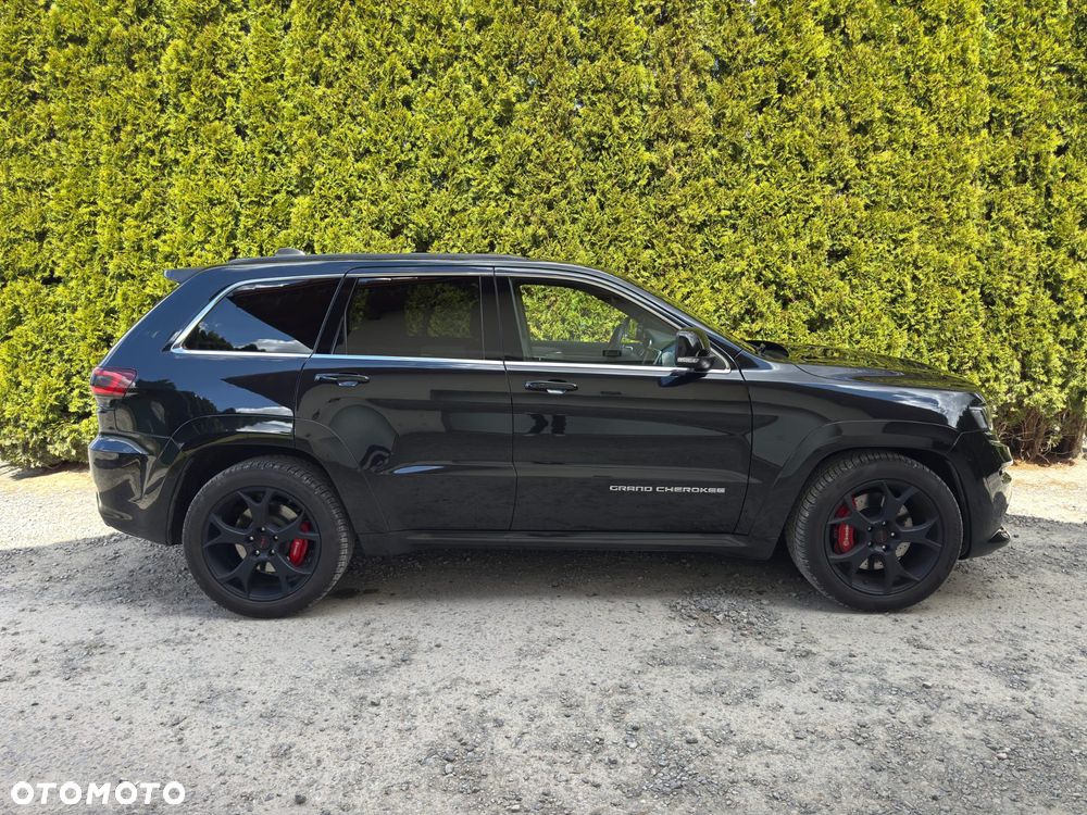 Jeep Grand Cherokee SRT - 9