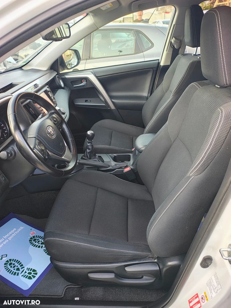 Toyota RAV4 2.0 D-4D 2WD Executive - 9