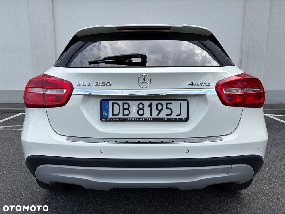 Mercedes-Benz GLA 250 4-Matic - 9