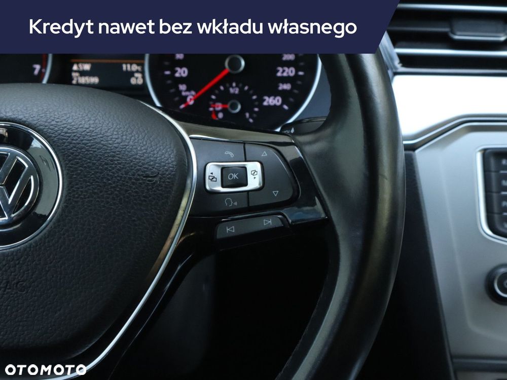 Volkswagen Passat - 23