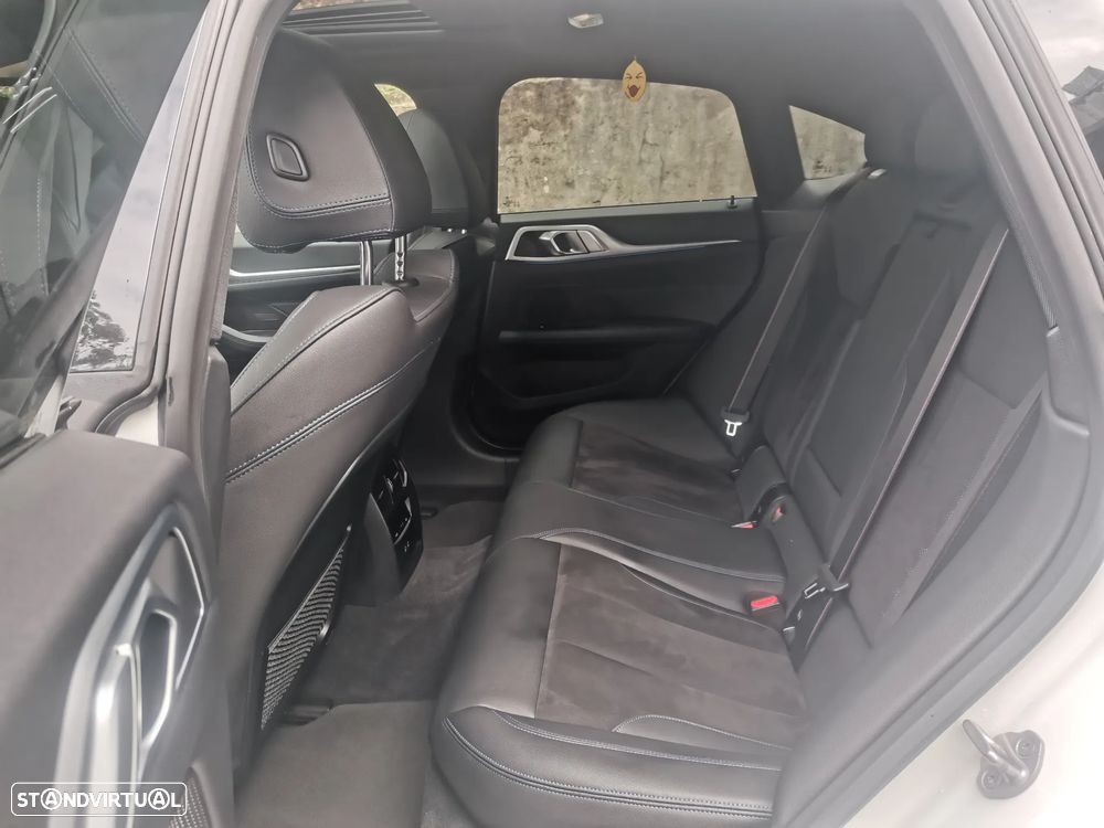 BMW i4 eDrive40 Pack Desportivo M - 26