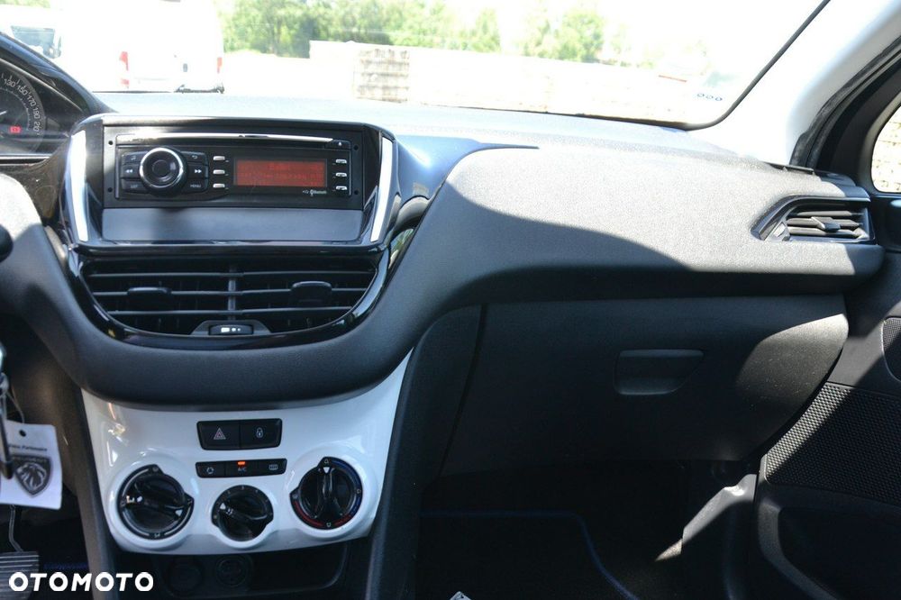 Peugeot 208 - 15