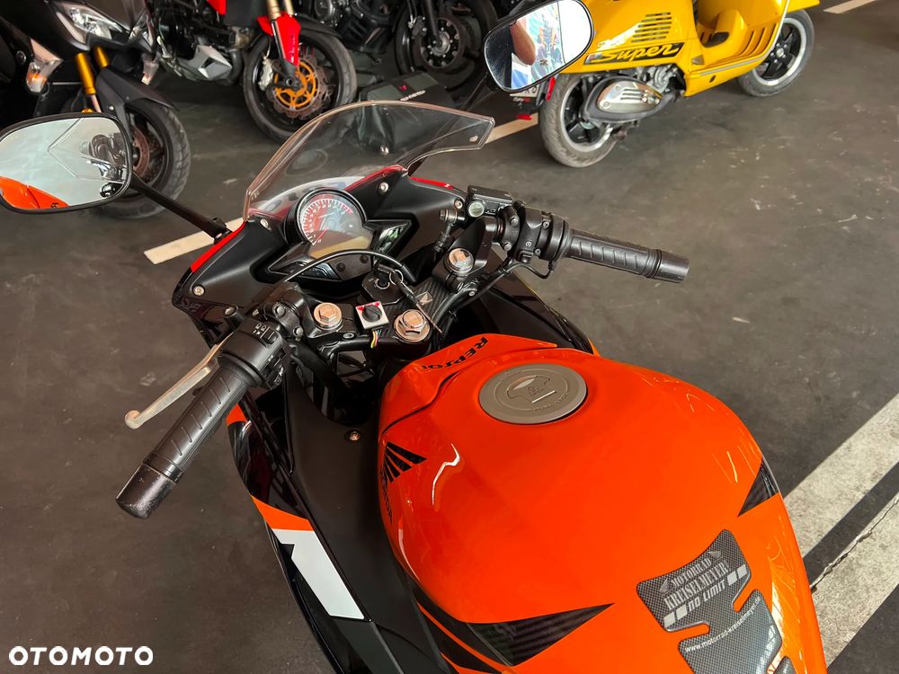 Honda CBR - 17