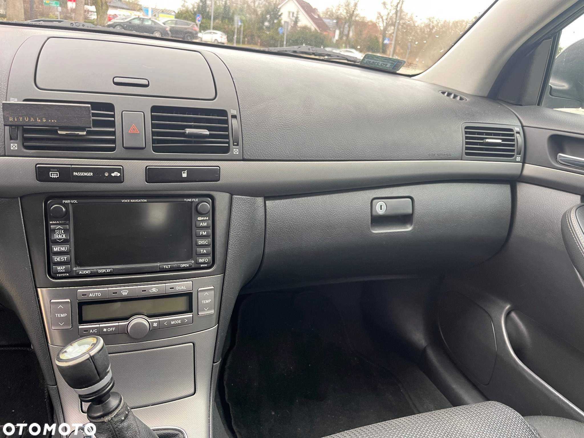 Toyota Avensis - 25