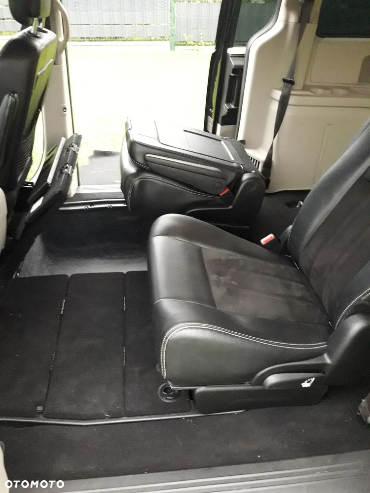 Dodge Grand Caravan - 20