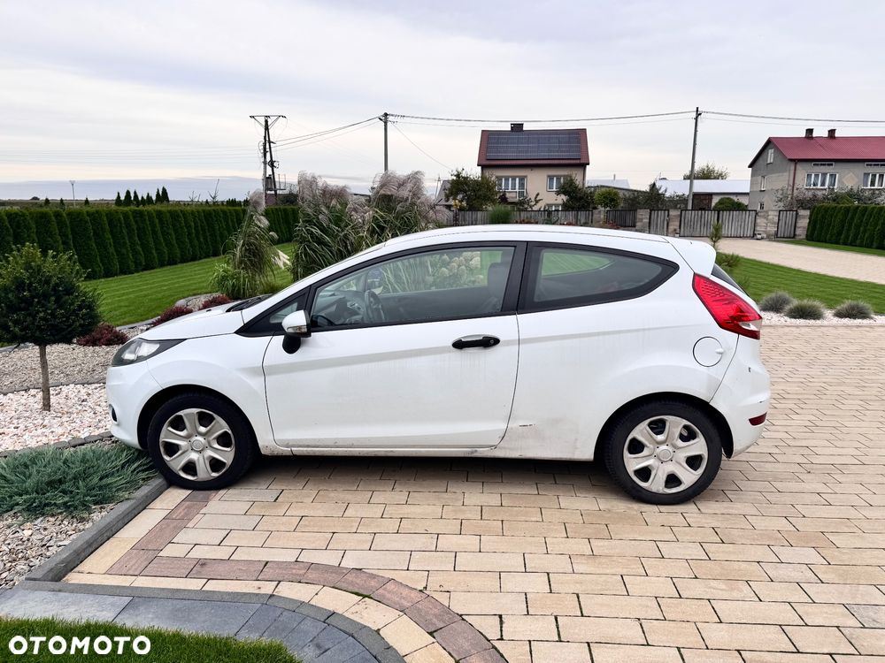 Ford Fiesta 1.4 TDCi Ambiente - 8