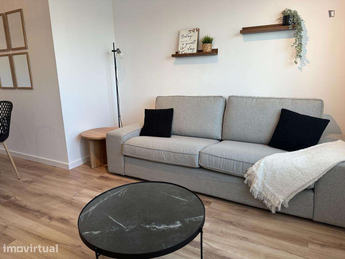 Quarto - localizado em Ramalde Porto - Grande imagem: 2/32