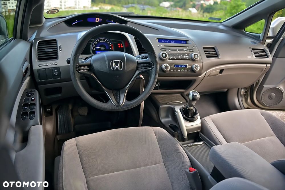 Honda Civic 1.8 Executive - 31