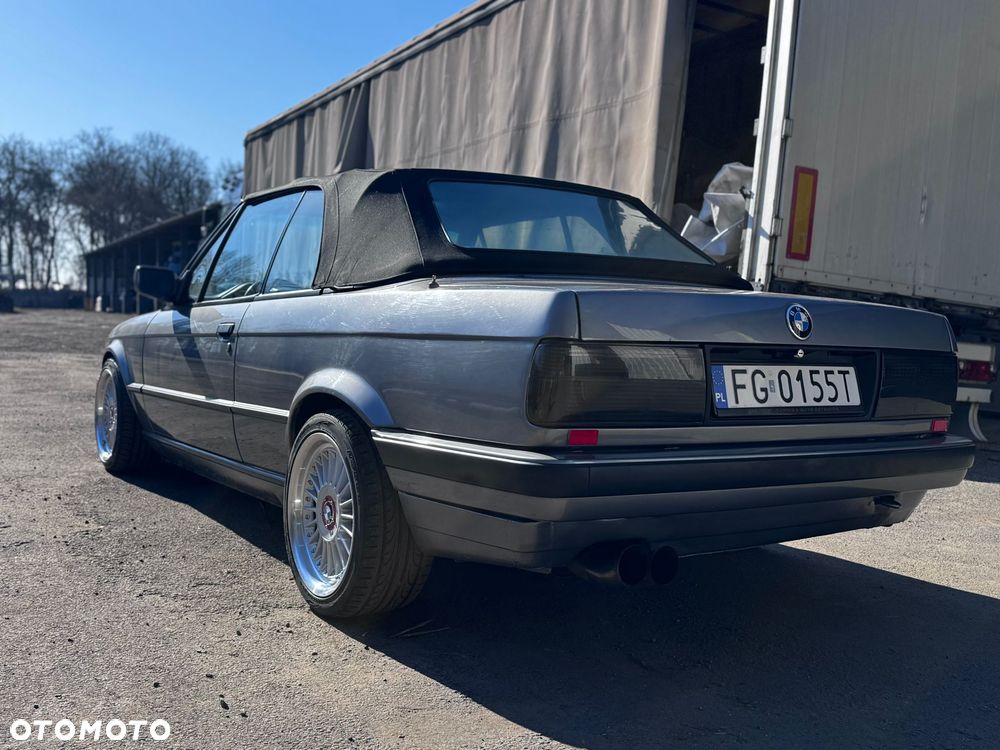 BMW Seria 3 325i - 3