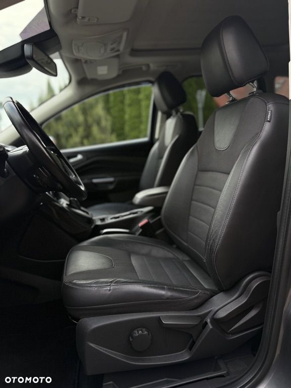 Ford Kuga 2.0 TDCi 4x4 Titanium - 29