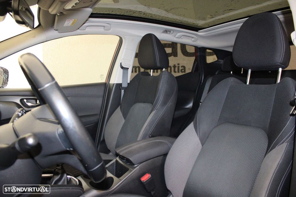 Nissan Qashqai 1.5 dCi N-Connecta - 27