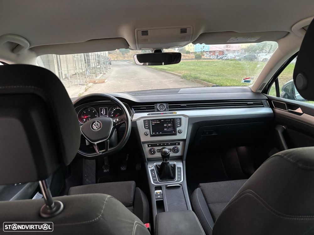 VW Passat Variant 1.6 TDI BlueMotion - 9