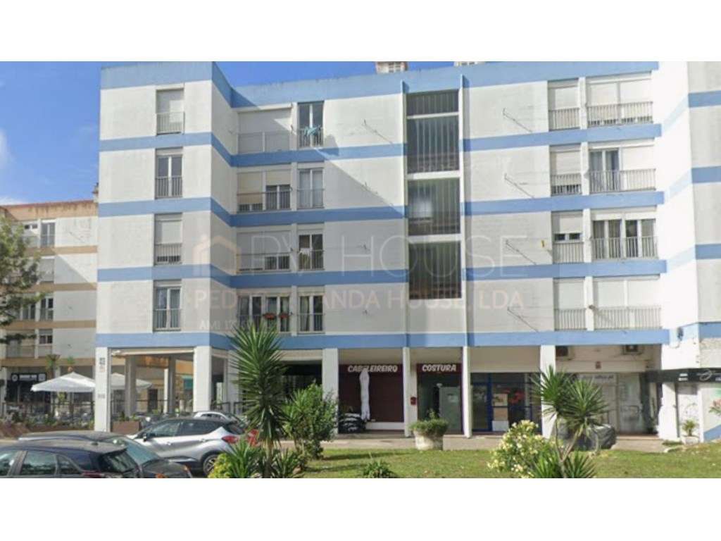 Loja com 30 m² em Massamá - Excelente Localização - Grande imagem: 2/9