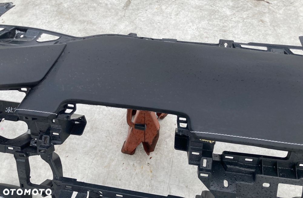 TOYOTA COROLLA E21 DESKA SKÓRA SZYTA KONSOLA KOKPIT PULPIT PÓŁKA PARAPET AIRBAG PODUSZKI POWIETRZNE KURTYNA KURTYNY FOTELA FOTELOWE PASY PAS - 11