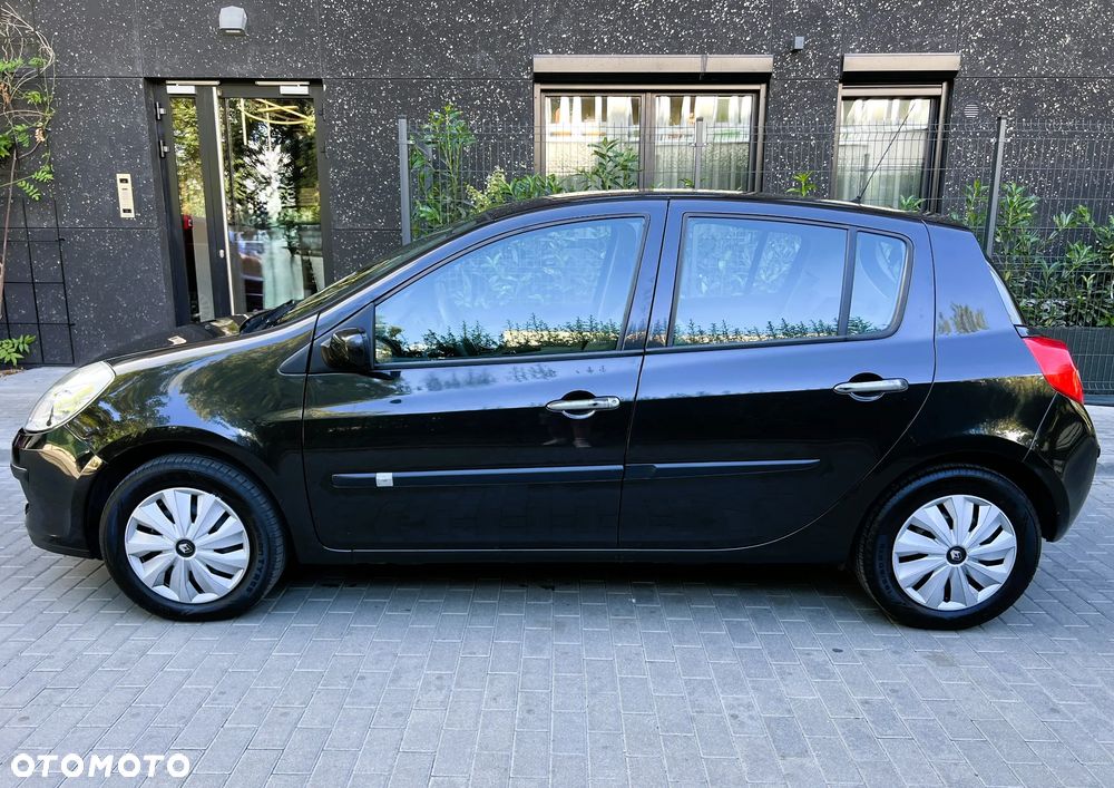 Renault Clio - 40