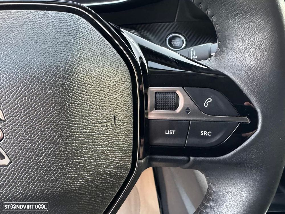 Peugeot e-2008 50 kWh Allure - 33