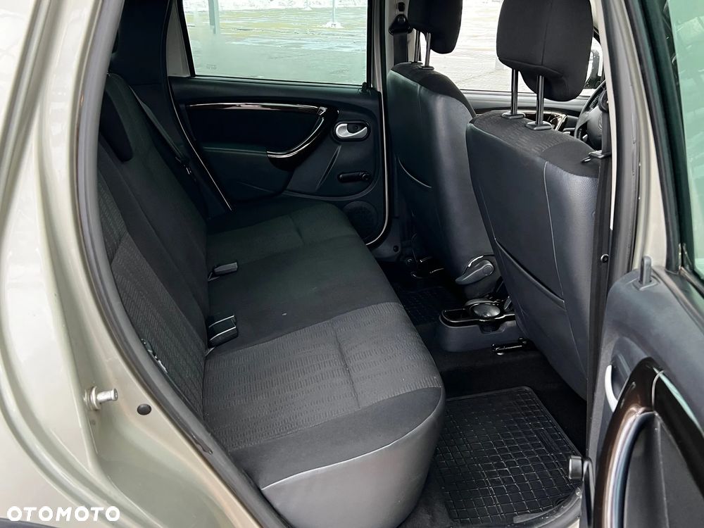 Dacia Duster 1.6 Laureate 4x4 - 9